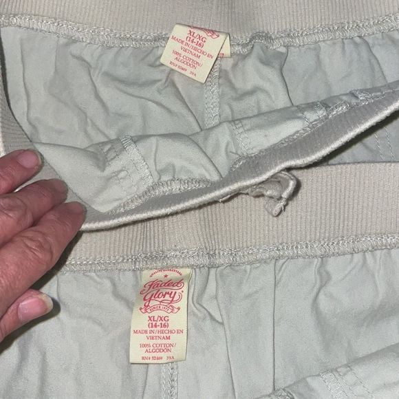 •FADED GLORY• bundle of 2 pairs of little girls khaki Bermuda shorts size 14/16 - Picture 5 of 6